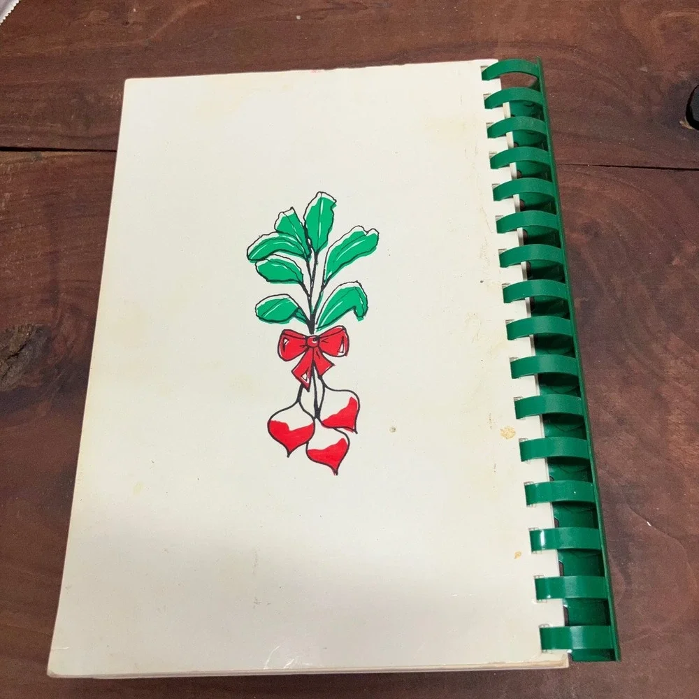 Turnip Greens in the Bathtub Genie Taylor Harrison 1981 First Printing Cookbook